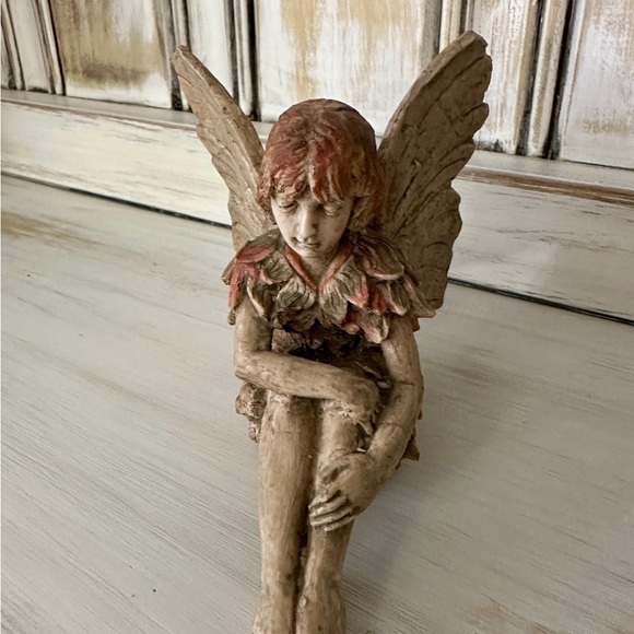 THE SECRET GARDEN,FAIRY FIGURINE. DELICATELY SCULPTED & CAST IN A QUALITY RESIN - Picture 3 of 7